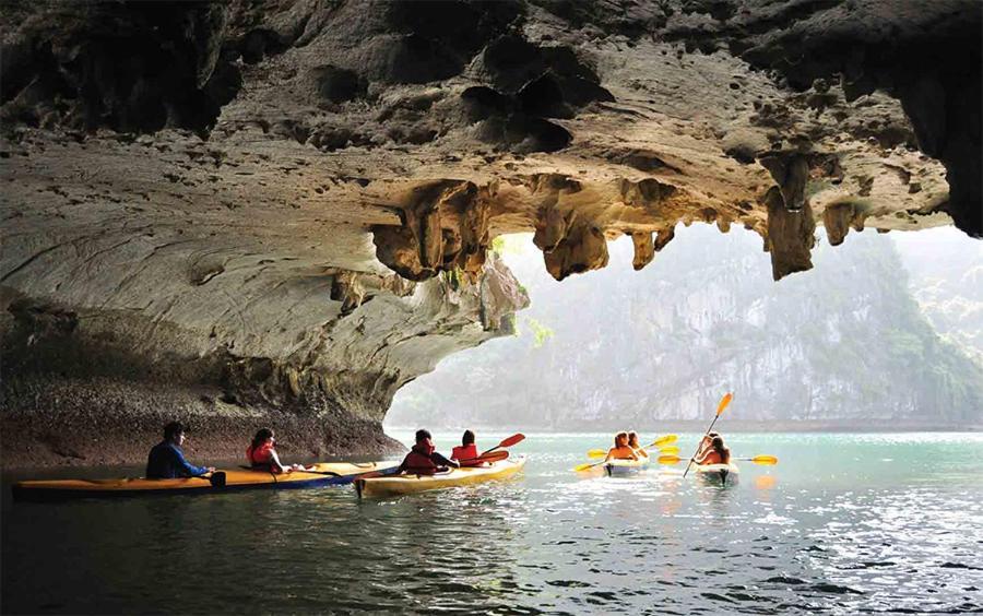 Era Premium Cruises Halong Ha Long Exterior photo